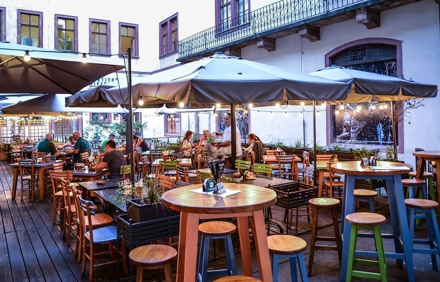 landscape-speakers-create-an-ideal-atmosphere-for-your-business_37866be7fbad77f77ed46c5a21191cf1