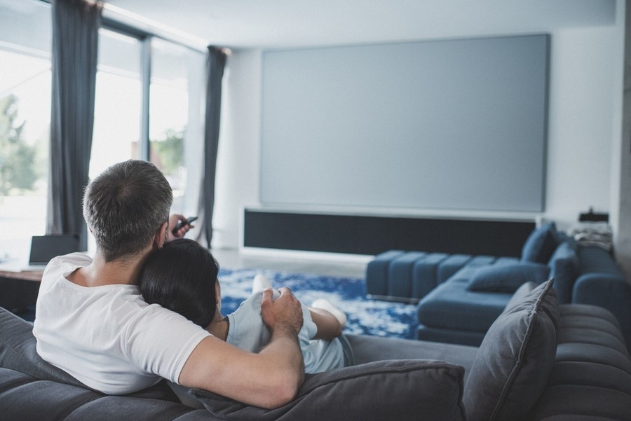 take-your-movie-nights-to-the-next-level-with-a-home-theater_400ac07c5c27a5a028e3b5e3bbb9778f
